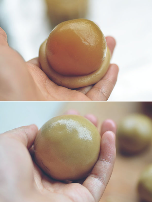 Cách làm bánh trung thu nhân trứng muối đậu xanh
