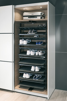 Pull out shoe rack, rotating 180°, for up to 20 or 50 pairs of shoes